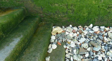 Greenwich - Thames foreshore steps and pebbles