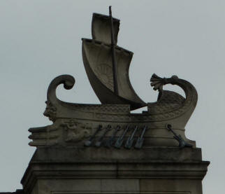National Maritime Museum - ship sculpture on roof 2